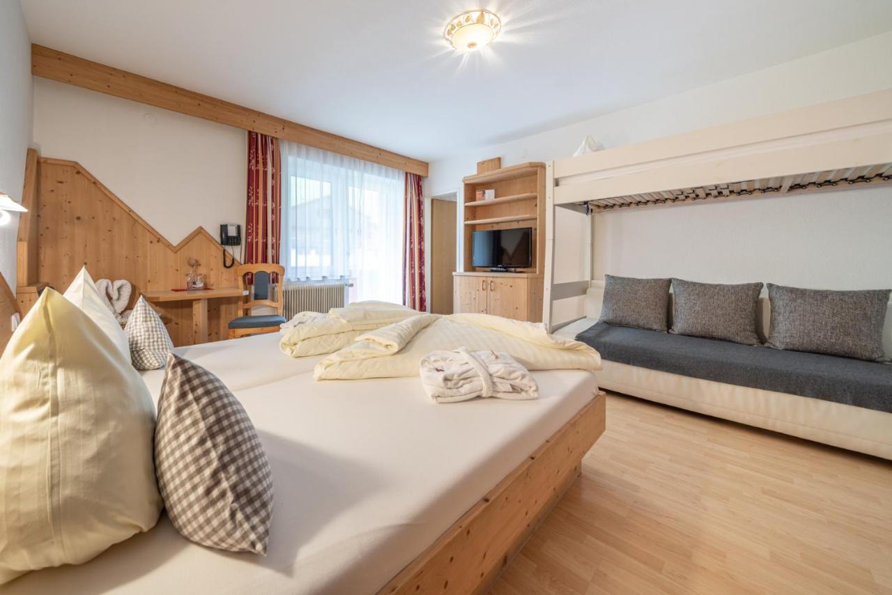 Familienhotel Replerhof Mit Kinderbetreuung Pragraten Room photo